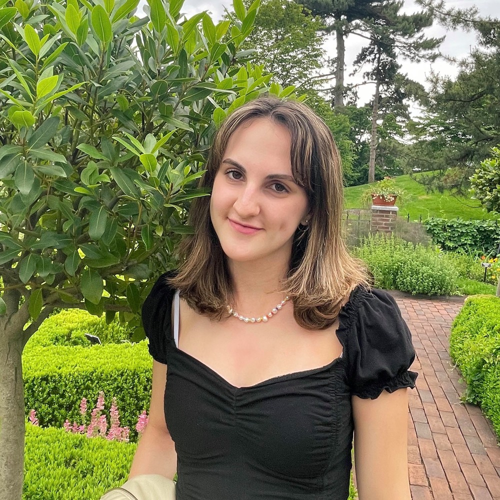 Meet your Posher, Deena